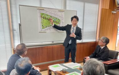 木城町公園整備　「基本設計案」を半渡町長に説明